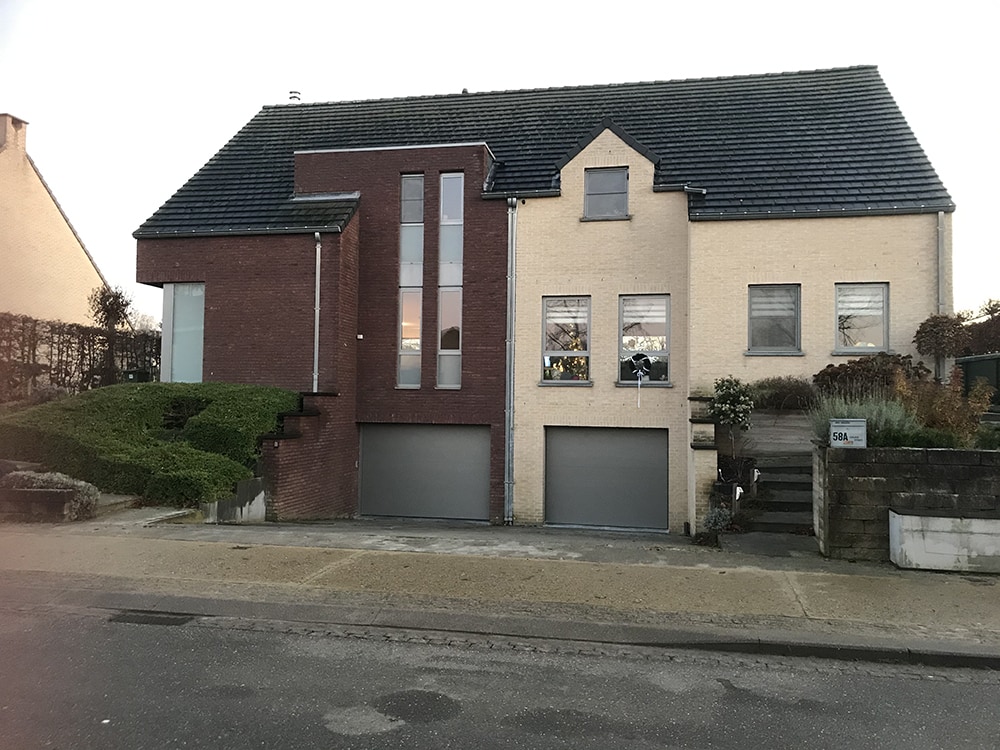 aqualock-garagenschwingtore-außen-grau