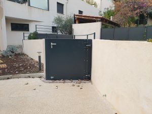 aqualock-hoftor-nach-außen-öffnend-außen-geschlossen-mit-türdrücker