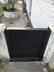 aqualock-hoftor-nach-innen-öffnend-grau-außen