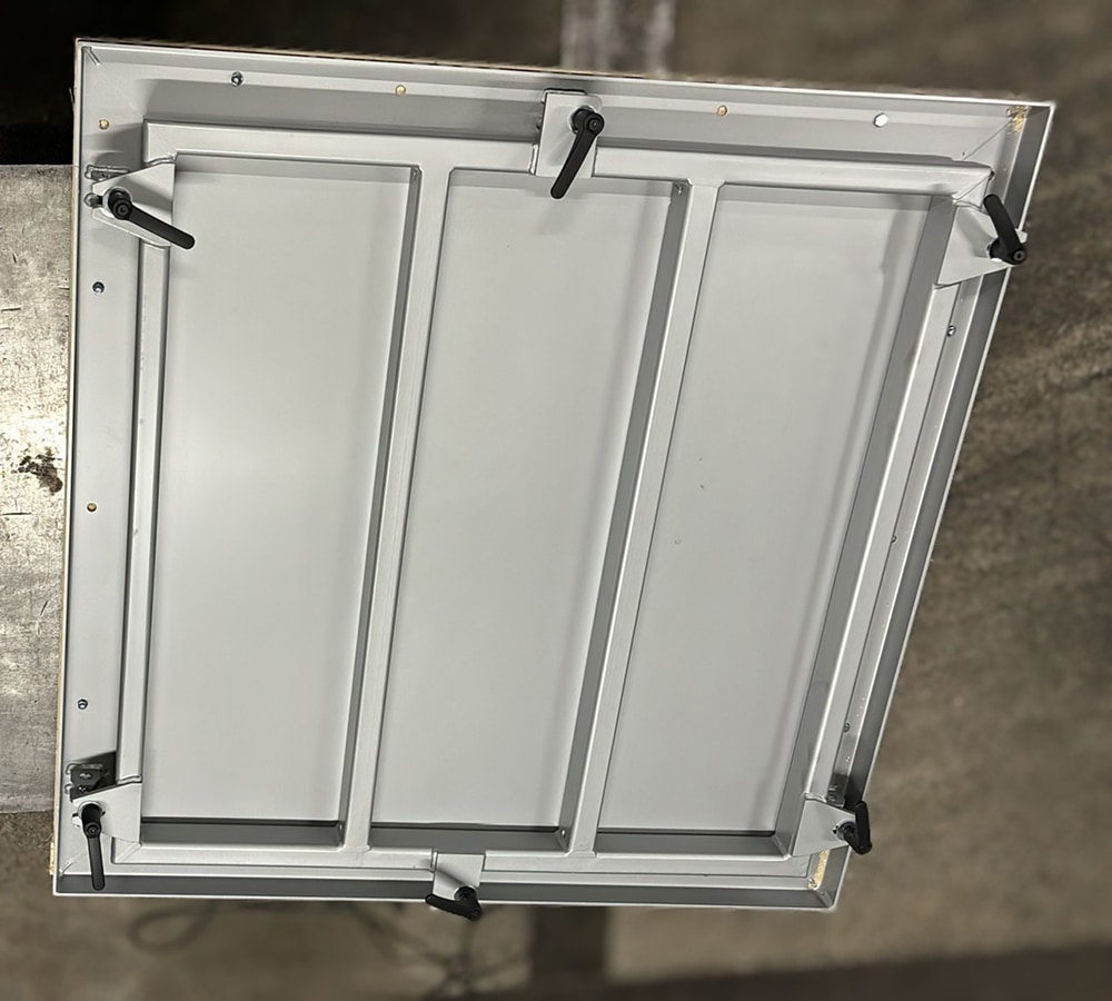 aqualock-klappe-ohne-scharniere-geschlossen