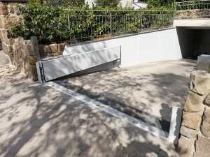 aqualock-portal-nach-innen-öffnend-geöffnet-weiß