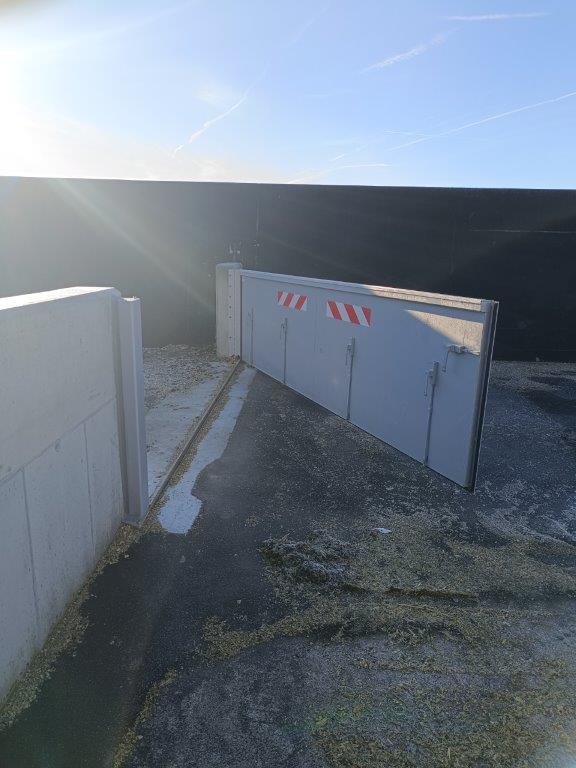 aqualock-portal-nach-innen-öffnend-grau-innen-biogas-ausführung