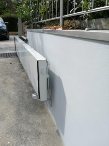 details-aqualock-portal-nach-innen-öffnend-mit-feststellfeder